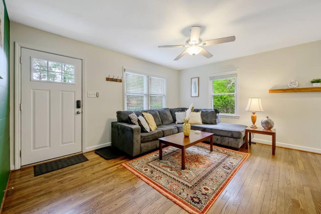 Cozy 3 Bedroom Cottage With Huge Fenced-In Yard Raleigh Exterior photo