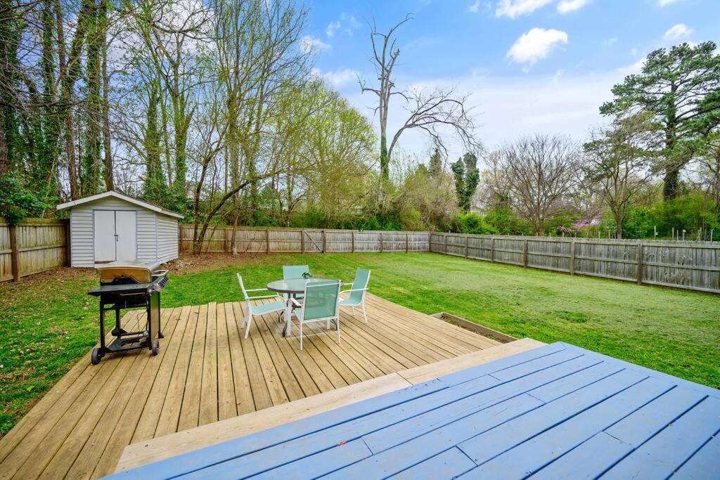 Cozy 3 Bedroom Cottage With Huge Fenced-In Yard Raleigh Exterior photo